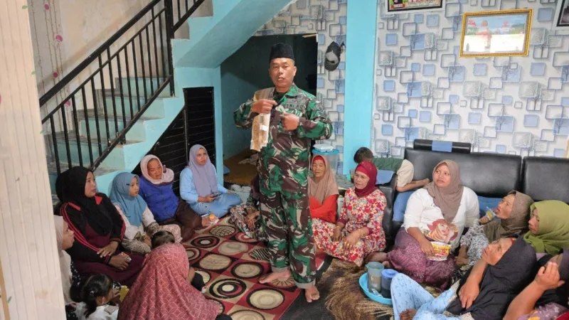 Sertu Busari: Berikan Tausiyah Kepada Warga Desa Taji di Sela Tugas TMMD ke-130