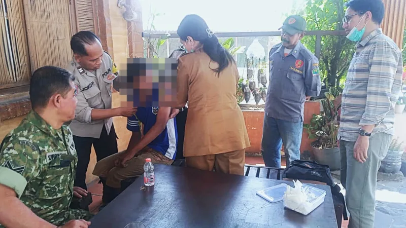Aiptu Joko Dampingi Evakuasi Warga Gangguan Kejiwaan ke RSJ Lawang