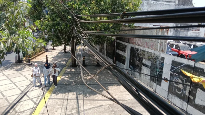 Kabel Semrawut Malang Segera Ditata