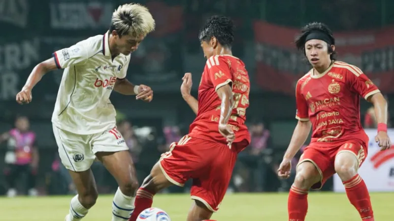 Kebobolan Delapan Gol dalam Dua Laga, Pertahanan Arema FC Jadi Sorotan