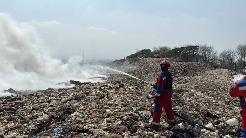 Kebakaran TPA Supit Urang Malang Meluas, 8 Hektare Lahan Hangus