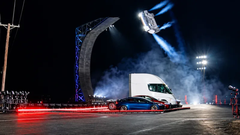Tesla Pamerkan Roadster Terbaru, Mobil Sport Bisa Melayang Berkat Teknologi SpaceX